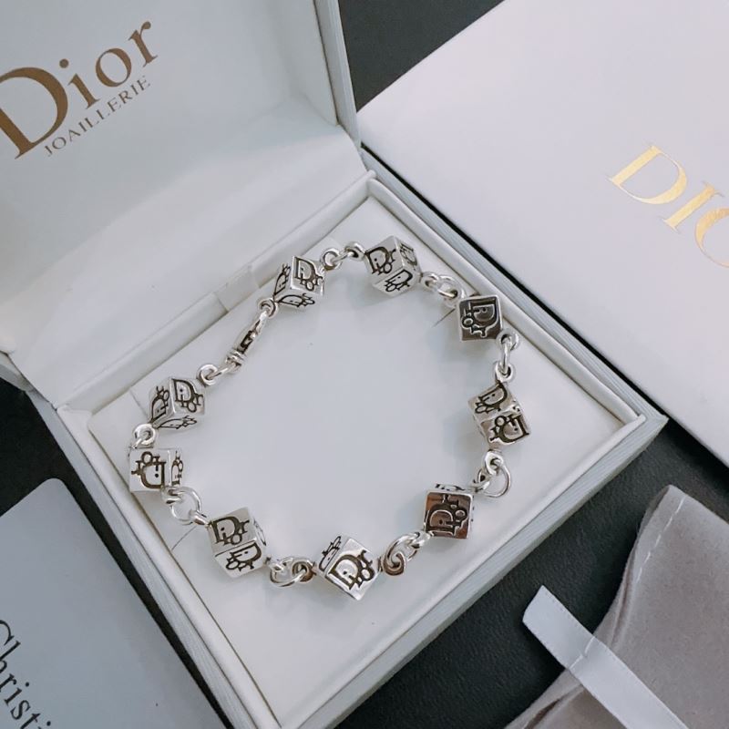 chr1st1an D10r bracelets